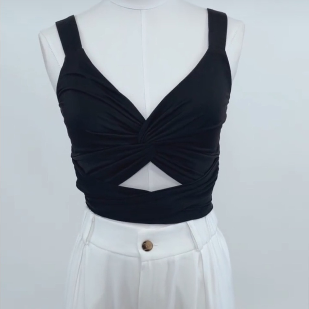 NWT Cotton Candy LA Elegant Black Convertible Tie Crop Top. Size Small